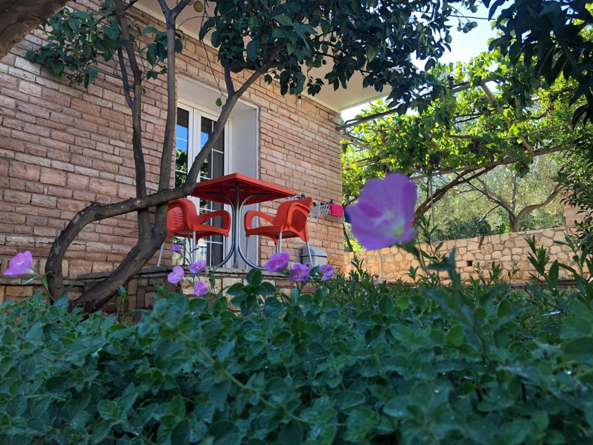Studios&Apartment Niko Luka 사밀 외부 사진