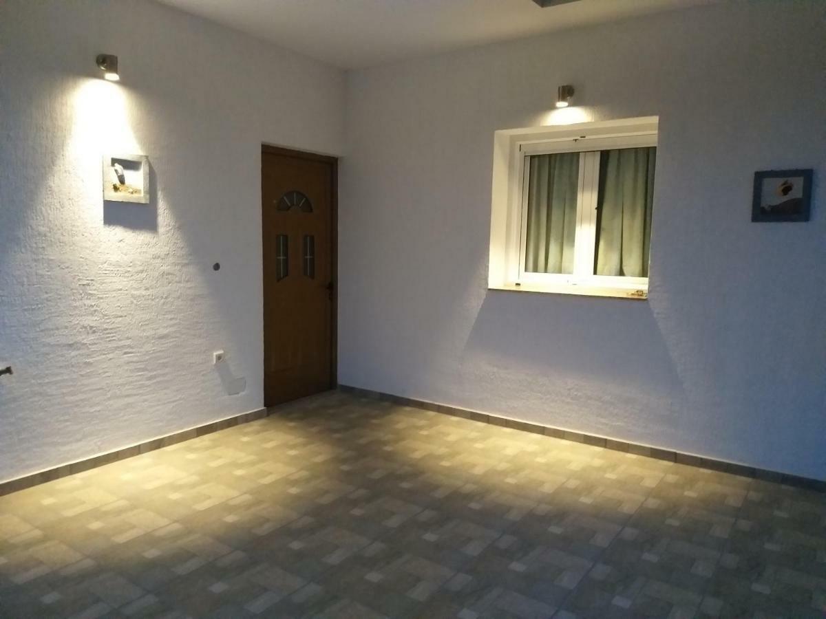 Studios&Apartment Niko Luka 사밀 외부 사진